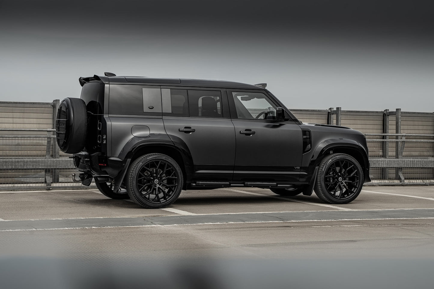 Urban Land Rover Defender Widetrack Bodykit